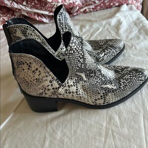 Women's Snakeskin Ankle Boots